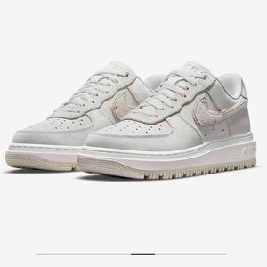 Air Force 1 LUXE Summit White mens 9/women’s 10.5